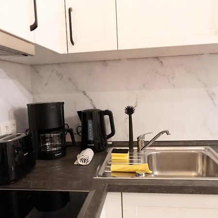 New 2-3 With Parking Near Train Station & Casino *